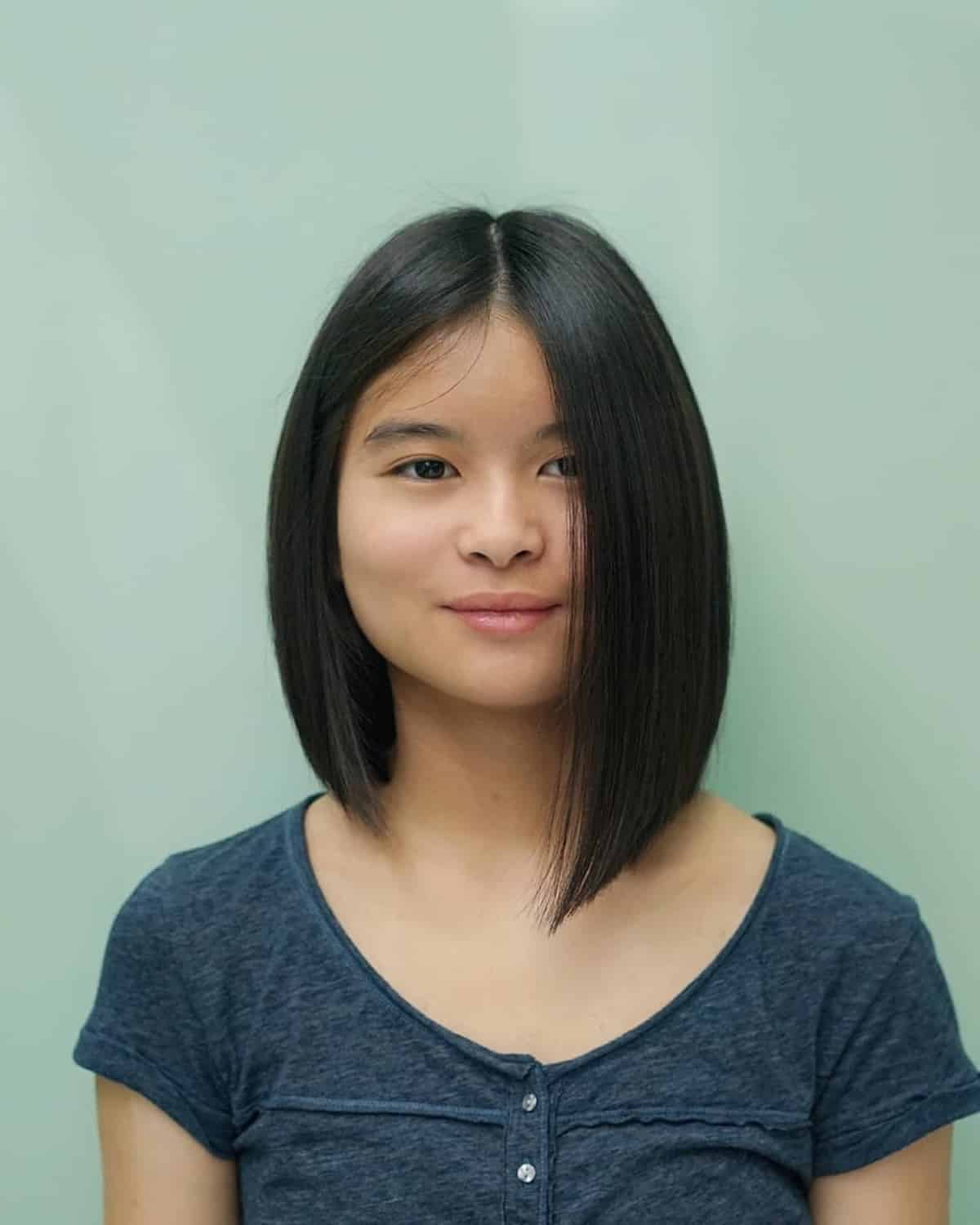 Asymmetrical Lob for Straight Hair