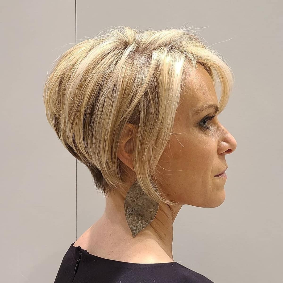 Chin-length graduated bob cut