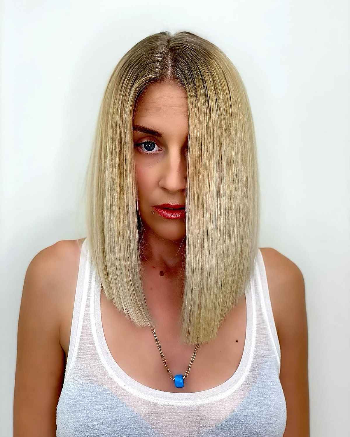 Collarbone-Length Blonde Bob