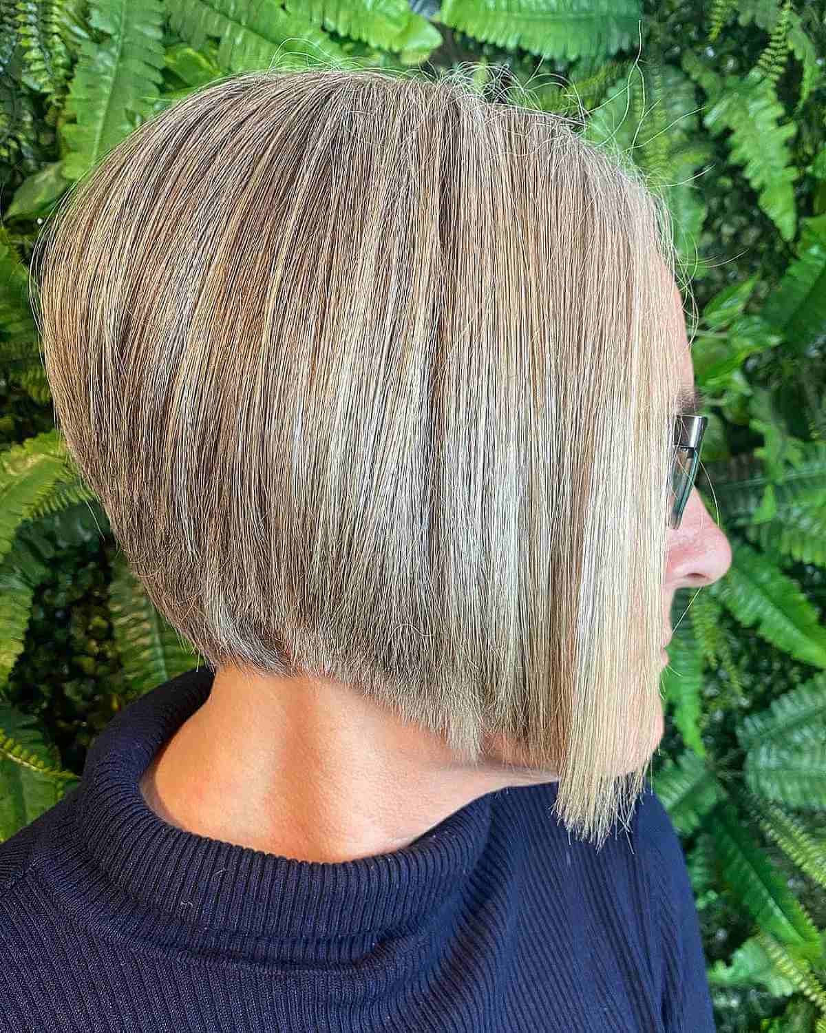 Graduated Bob that’s Flattering for Fine-Haired Older Women