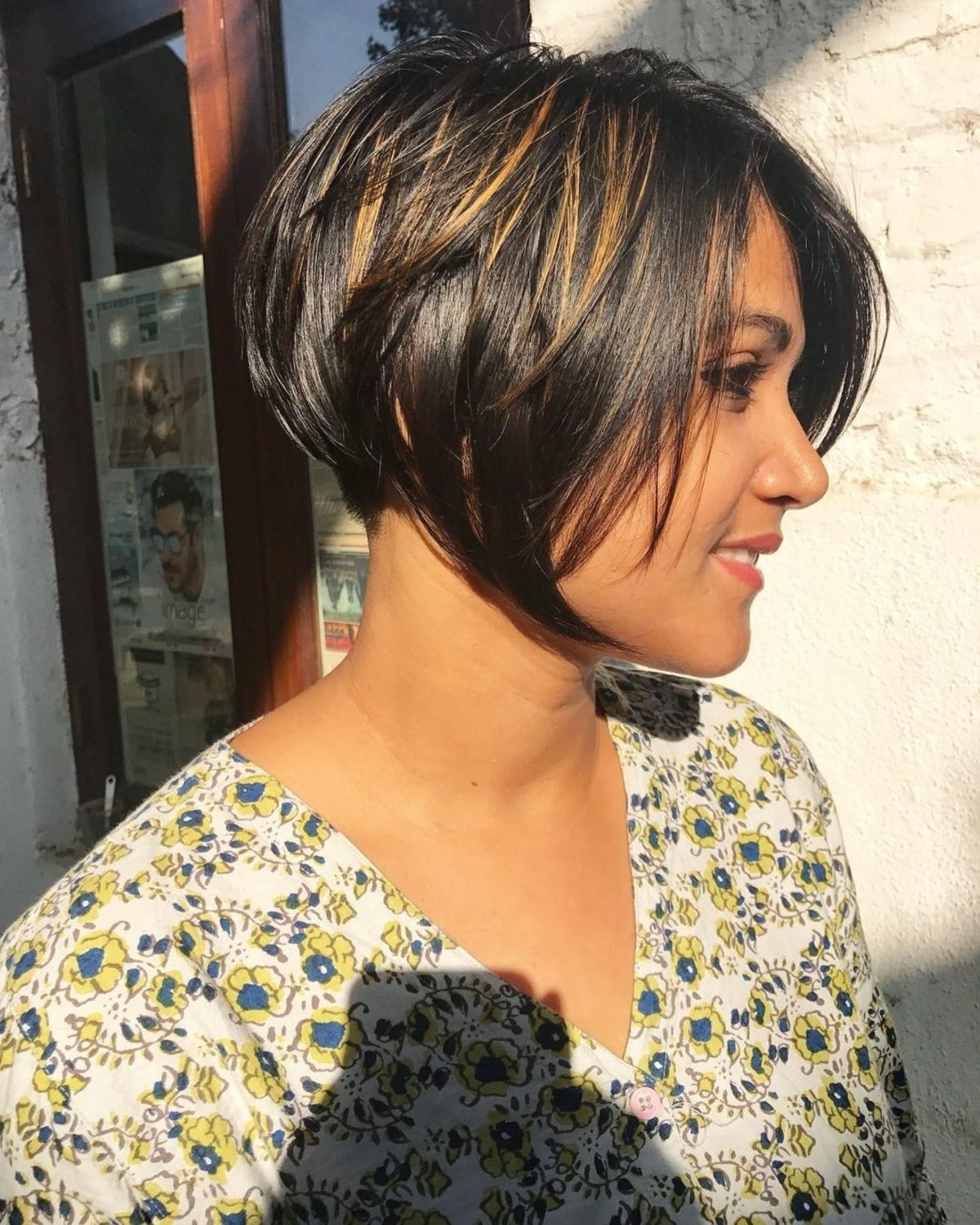 Jaw-length graduated bob