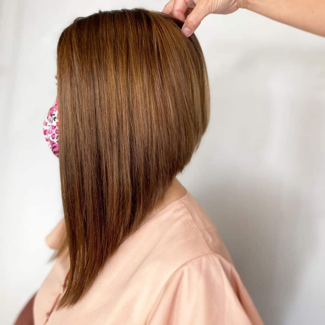 Medium to Long Inverted Stacked Bob