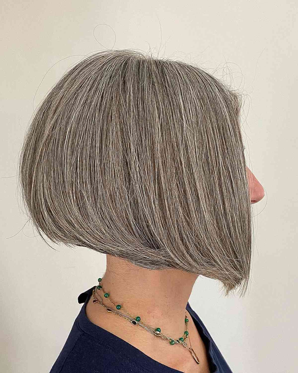 Short angled bob for thick hair