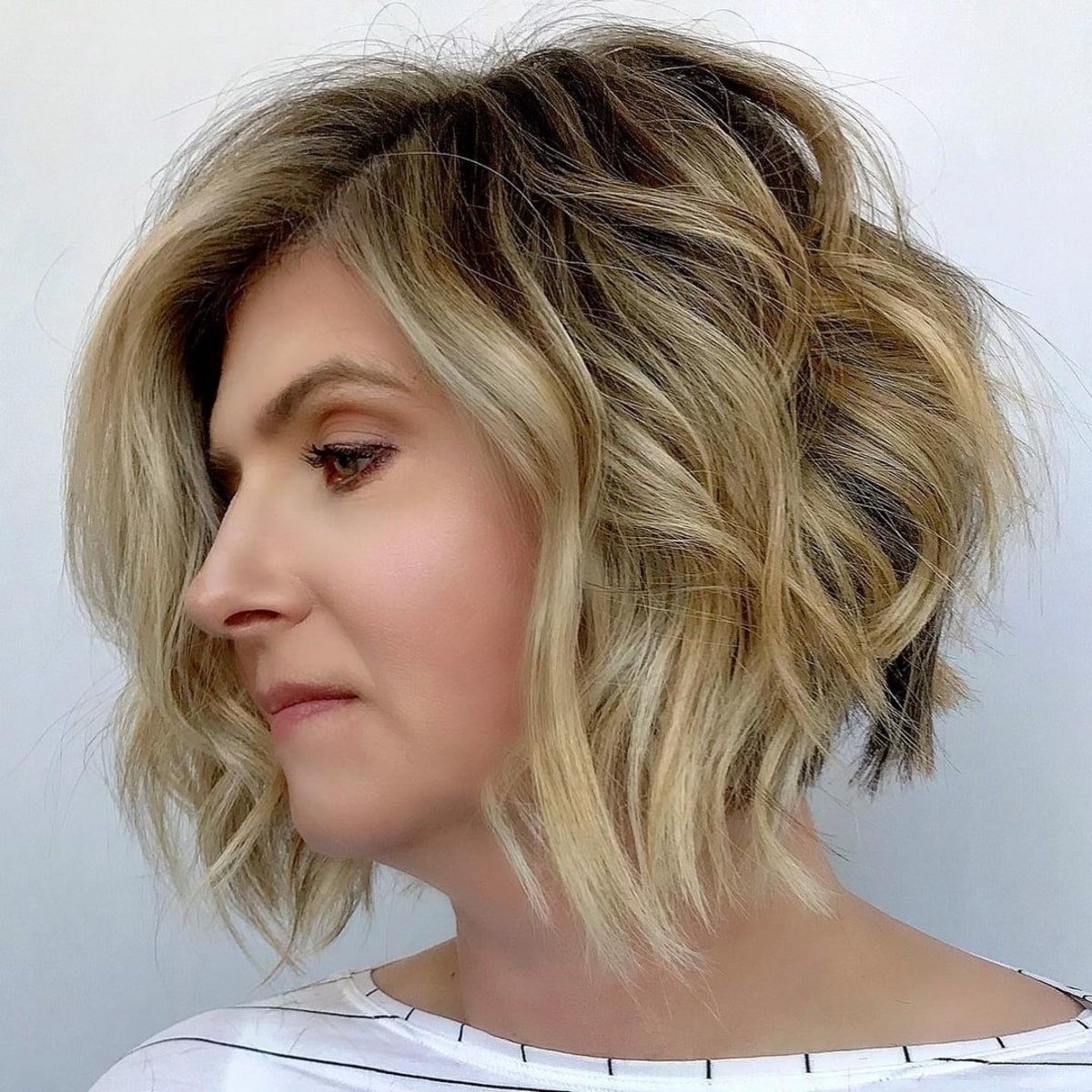 Short layered bob for wavy hair