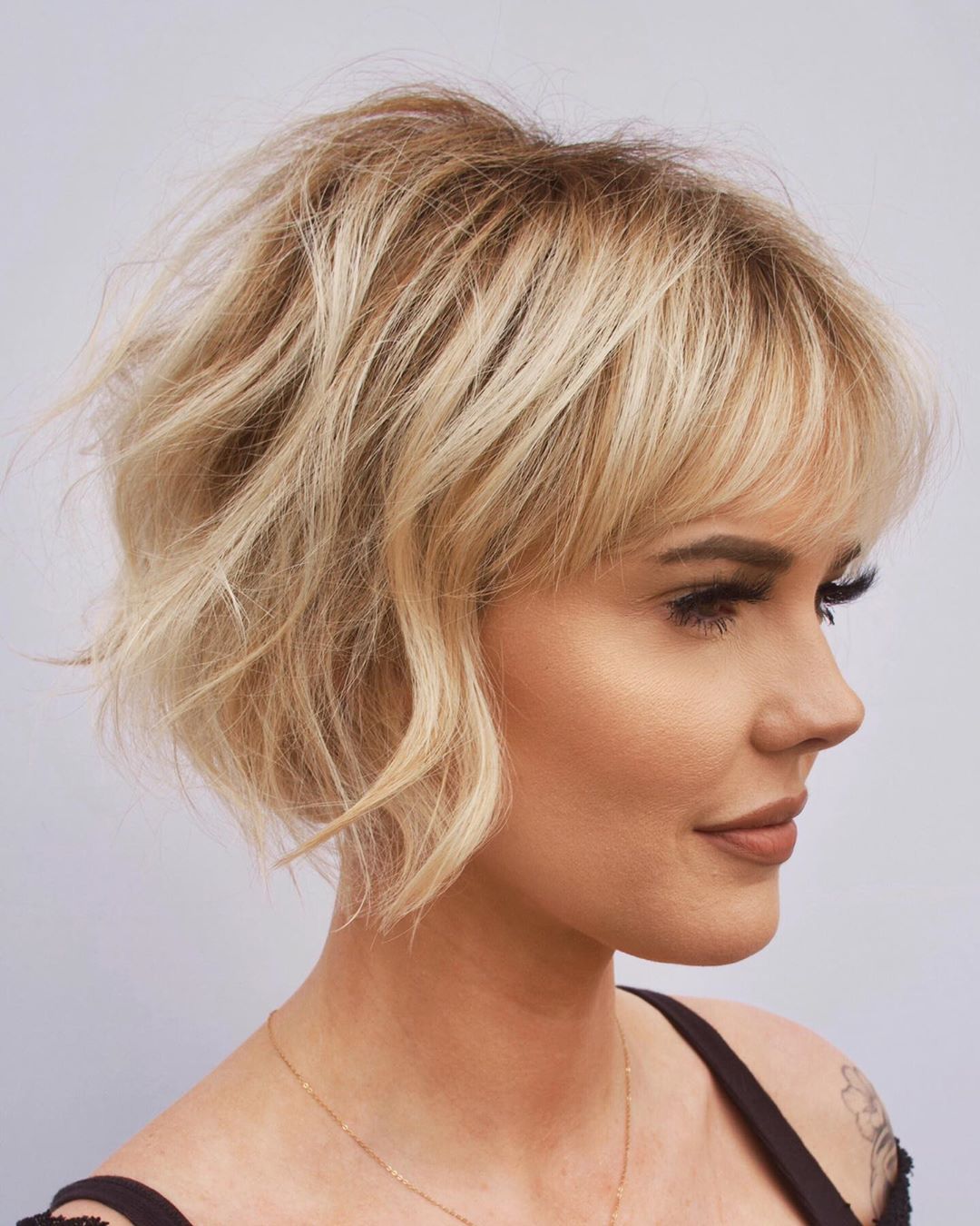 short messy shaggy layered bob