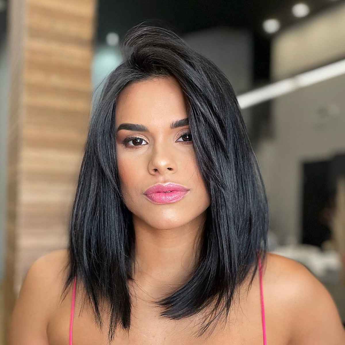 Shoulder-Length Bob with a Face Frame