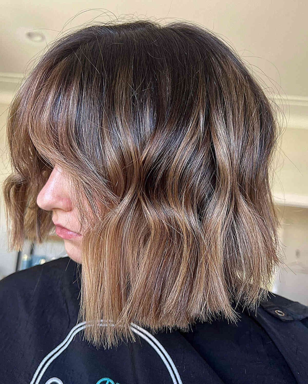 Warm Brown-Blonde Ombre Highlights for Dark Short Hair with Balayage