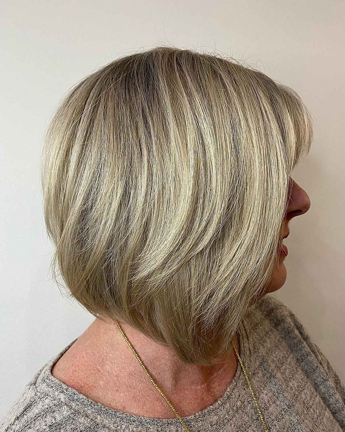 Wispy Layers on a Graduated Bob Cut